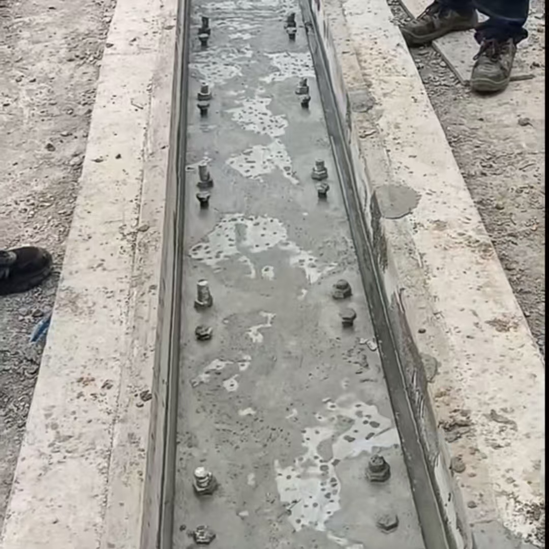 源汇港口码头起重机龙门吊重型机械设备稳固用早强快凝轨道胶泥